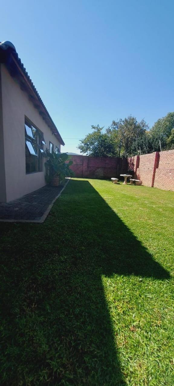 Modern Home Accommodation Zeerust Exterior foto