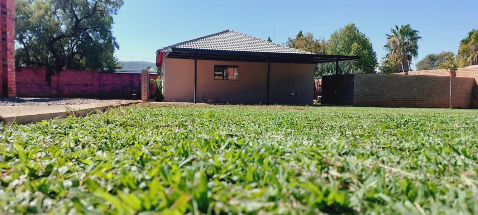 Modern Home Accommodation Zeerust Exterior foto